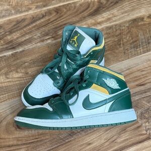 Air Jordan 1 Mid GS 'Sonics'